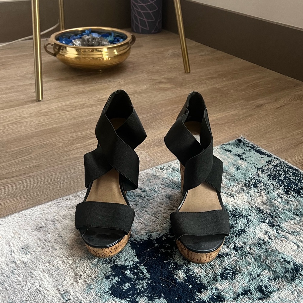 Steve Madden black wedged heels
